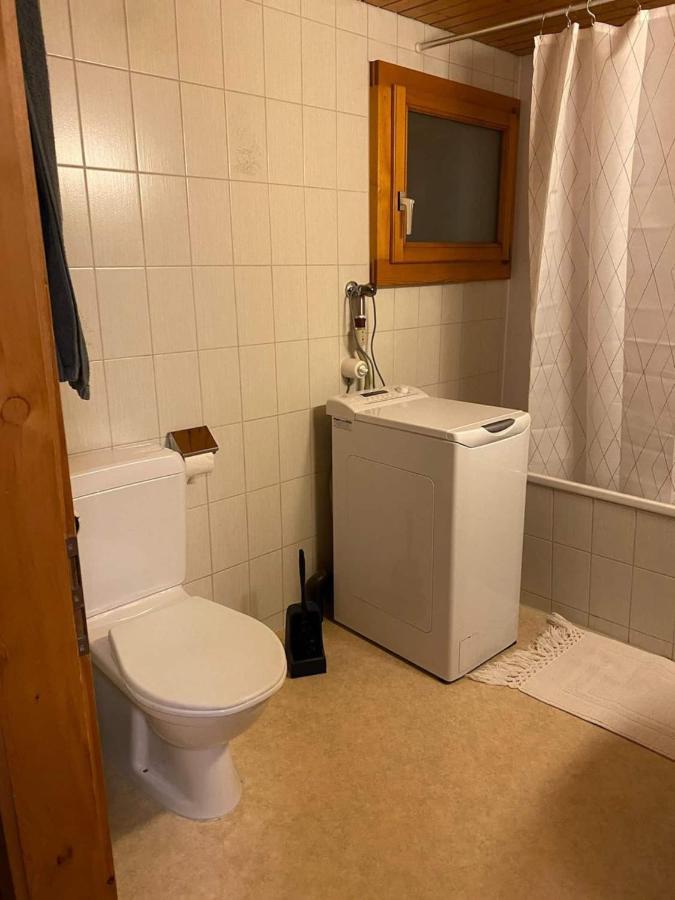 Schoene Ferienwohnung Mit Seeblick Тун Екстериор снимка