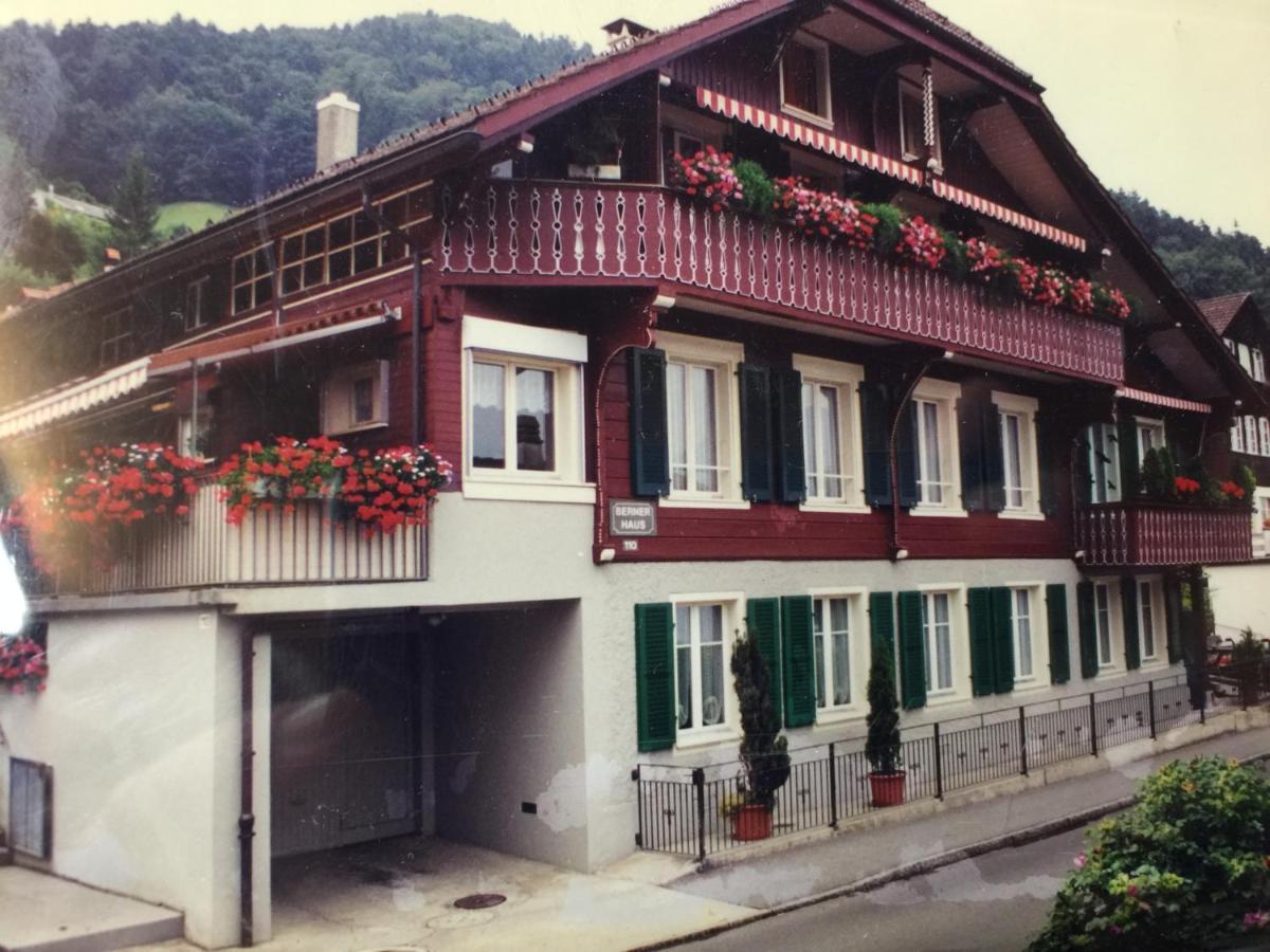Schoene Ferienwohnung Mit Seeblick Тун Екстериор снимка