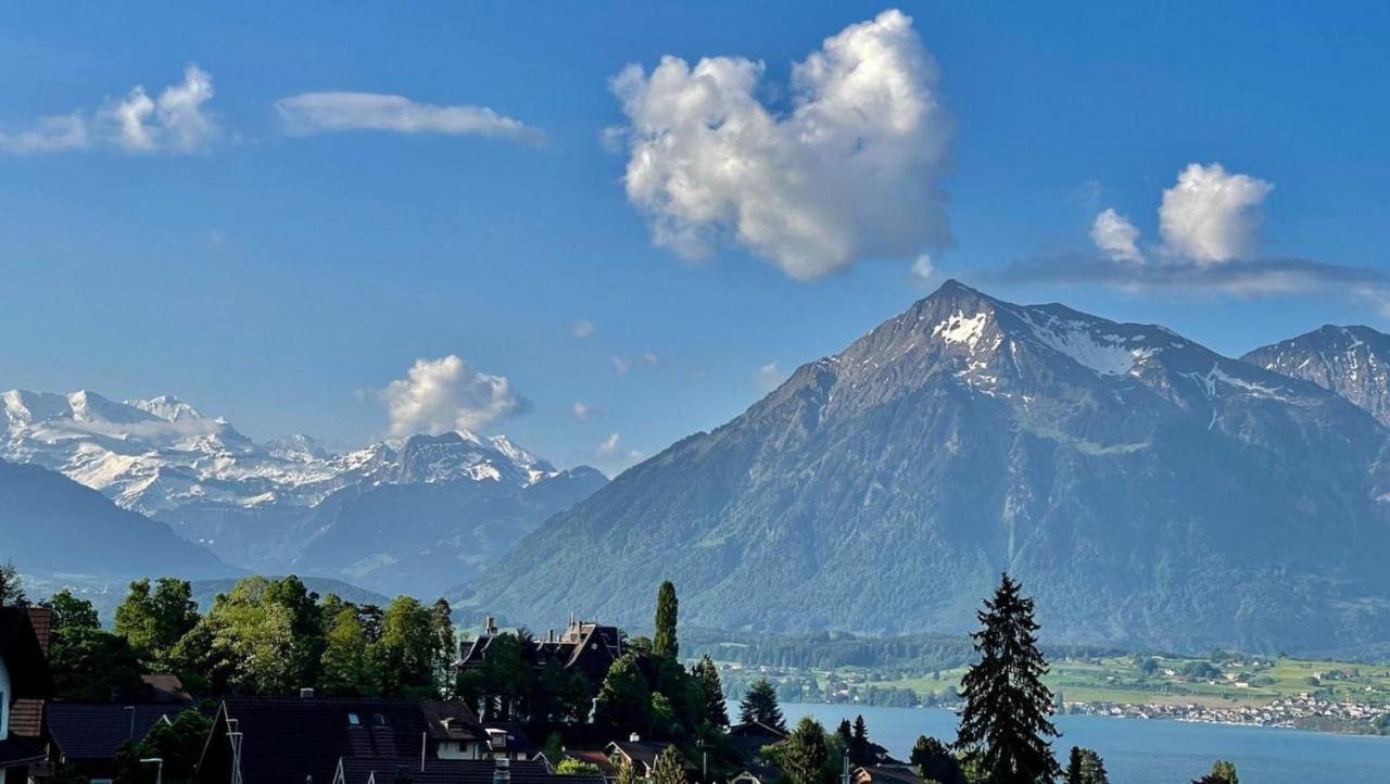 Schoene Ferienwohnung Mit Seeblick Тун Екстериор снимка