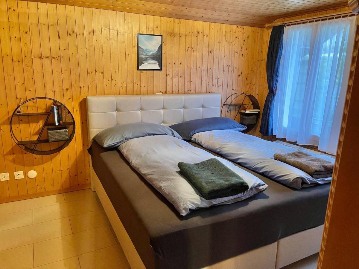 Schoene Ferienwohnung Mit Seeblick Тун Екстериор снимка