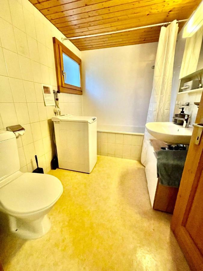 Schoene Ferienwohnung Mit Seeblick Тун Екстериор снимка