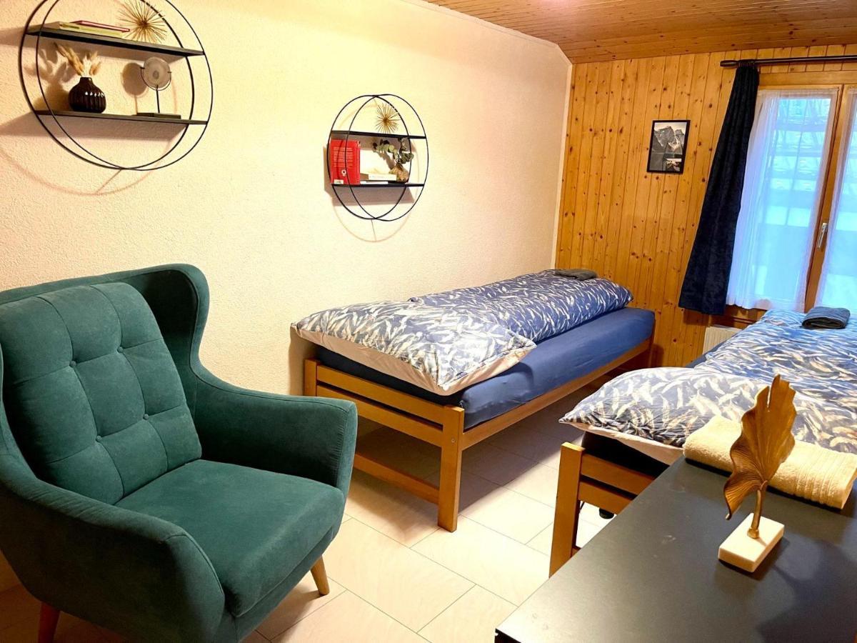 Schoene Ferienwohnung Mit Seeblick Тун Екстериор снимка